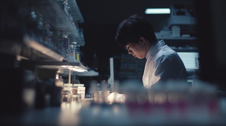 現場の声でわかる！医薬品品質管理のリアルな課題と解決策